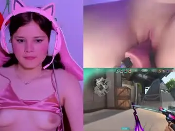 Chaturbate Live Sex Cam of trianna_sweet