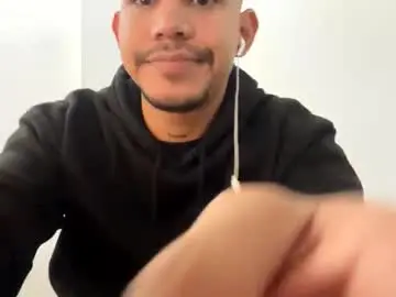 Chaturbate Live Sex Cam of dereck_myers