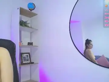 Chaturbate Best live sex cam show of bluee_milf