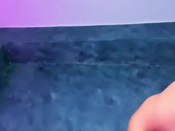 Chaturbate Live Sex Cam of gingermoon_