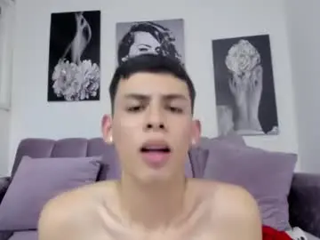 Chaturbate Adult Video Chat of santi_twinkboy