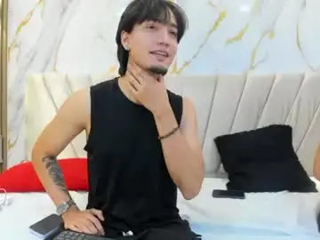 Chaturbate Live Sex Cam of serenaluna19