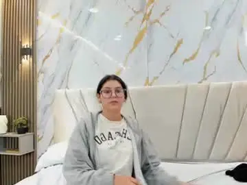 Chaturbate Free Porn Cam of serenaluna19