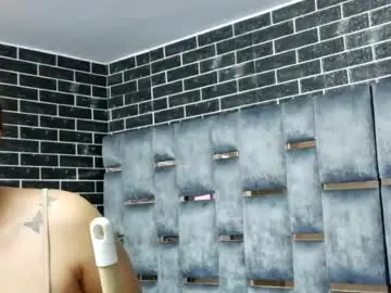 Chaturbate Live Sex Cam of taliaskyx21