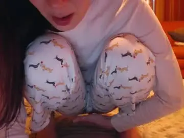Chaturbate Sex Cam of andrasweetie