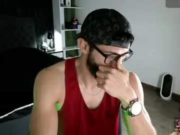 Chaturbate Sex Cam of phantom_bigger1