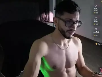 Chaturbate Free Porn Cam of phantom_bigger1