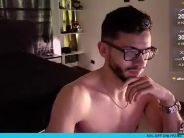 Chaturbate Watch Live Sex Cams of phantom_bigger1