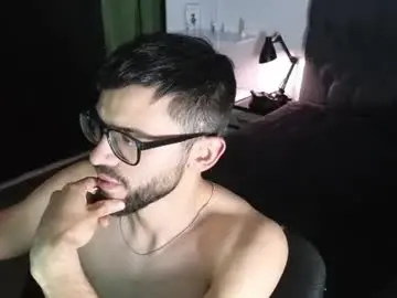Chaturbate Live Sex of phantom_bigger1