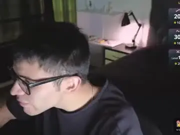 Chaturbate Live Porn of phantom_bigger1