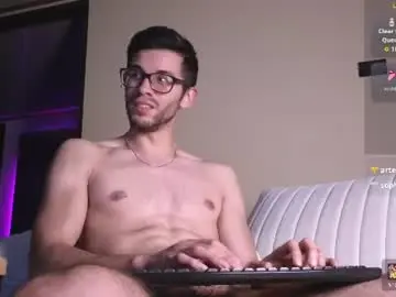 Chaturbate Free Live Porn of phantom_bigger1