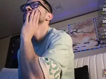 Chaturbate Sex Cam of phantom_bigger1