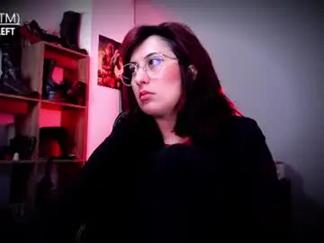 Chaturbate Live Sex Cam of scarlett_sen