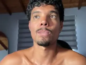 Chaturbate Live Sex Cam of daniel0910s