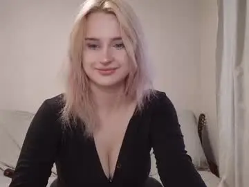 Chaturbate Live Sex Cam of lillianhusk