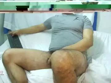 Chaturbate Live Porn of bruce_bigg