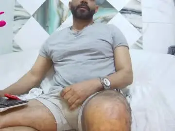 Chaturbate Live Porn of bruce_bigg