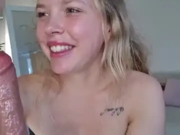 Chaturbate Live Sex Cam of milly_shy