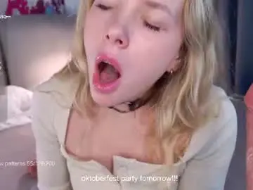 Chaturbate Live Porn of milly_shy