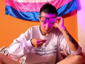 Chaturbate Live Sex Cam of nova_evan7