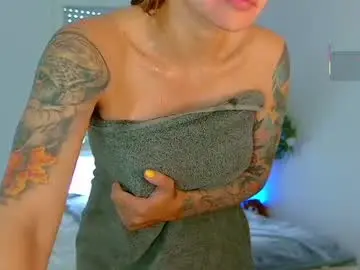 Chaturbate Live Sex Cam of pennyy__