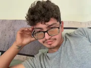 Chaturbate Free Porn Cam of tylerwhiite_