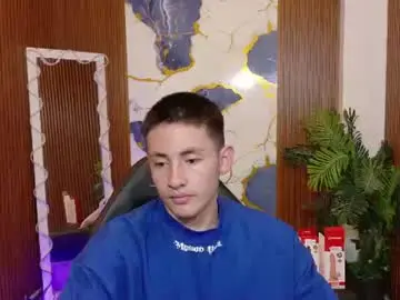Chaturbate Live Sex Cam of andres_tay