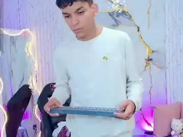 Chaturbate Live Sex Cam of angelic_tay