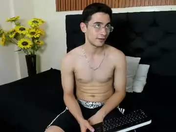 Chaturbate Free Live Porn of leonscott01