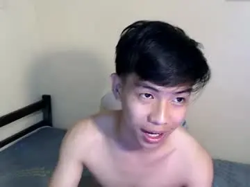 Chaturbate Live Sex Cam of clyde_twinkx