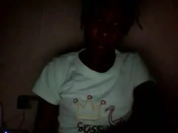 Chaturbate Live Sex Cam of raylucia