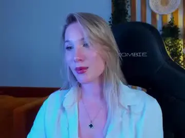 Chaturbate Live Sex Cam of elaravoltage