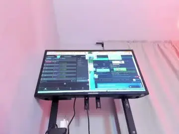 Chaturbate Sex Cam of miia_smith97