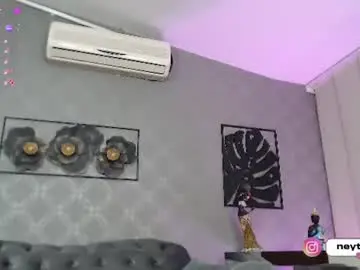 Chaturbate Live Sex Cam of neytiri_moon
