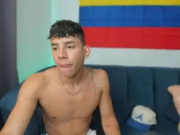 Chaturbate Watch Live Sex Cams of andrew_twink18