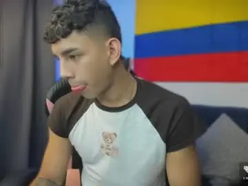 Chaturbate Nude Webcam of andrew_twink18