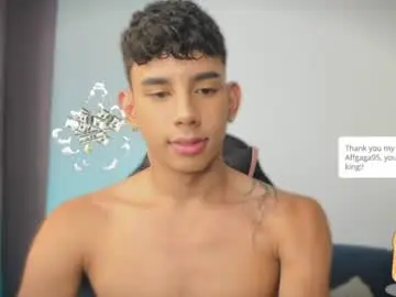 Chaturbate Free Porn Cam of andrew_twink18