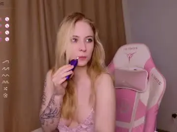 Chaturbate Free Porn Cam of lilkitty_melanie