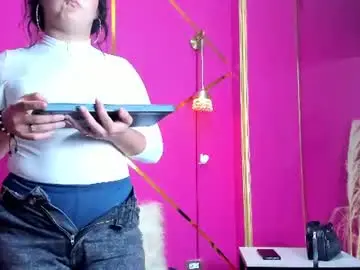 Chaturbate Live Sex Cam of luna_bella183