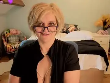 Chaturbate Adult Webcams of milfelladd69