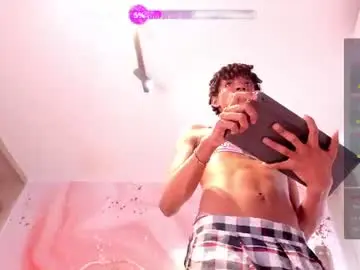Chaturbate Live Sex Cam of little_ethaan
