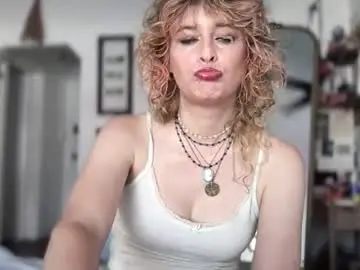 Chaturbate Watch Live Sex Cams of xandralor1