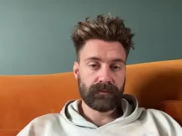 Chaturbate Live Porn of hairyhungcockbi