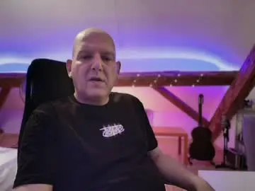 Chaturbate Free Porn Cam of tritonspace