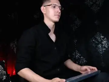 Chaturbate Watch Live Sex Cams of milandavid1