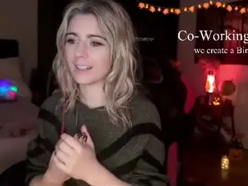 Chaturbate Free Porn Cam of kimilee22