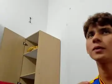 Chaturbate Live Sex Cam of sexys_boys18