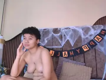 Chaturbate Free Porn Cam of azul_honey