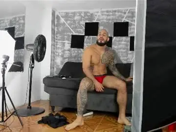 Chaturbate Live Sex Cam of leonidas_k18