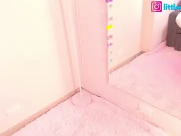 Chaturbate Live Sex of little_effy18_
